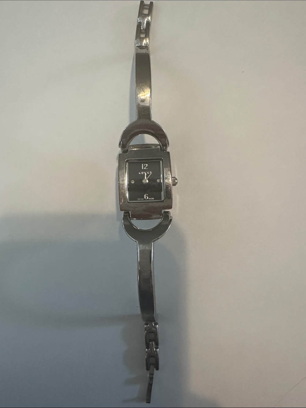 Gucci Silver Watch with Black Square Dial - Picture 3 of 9